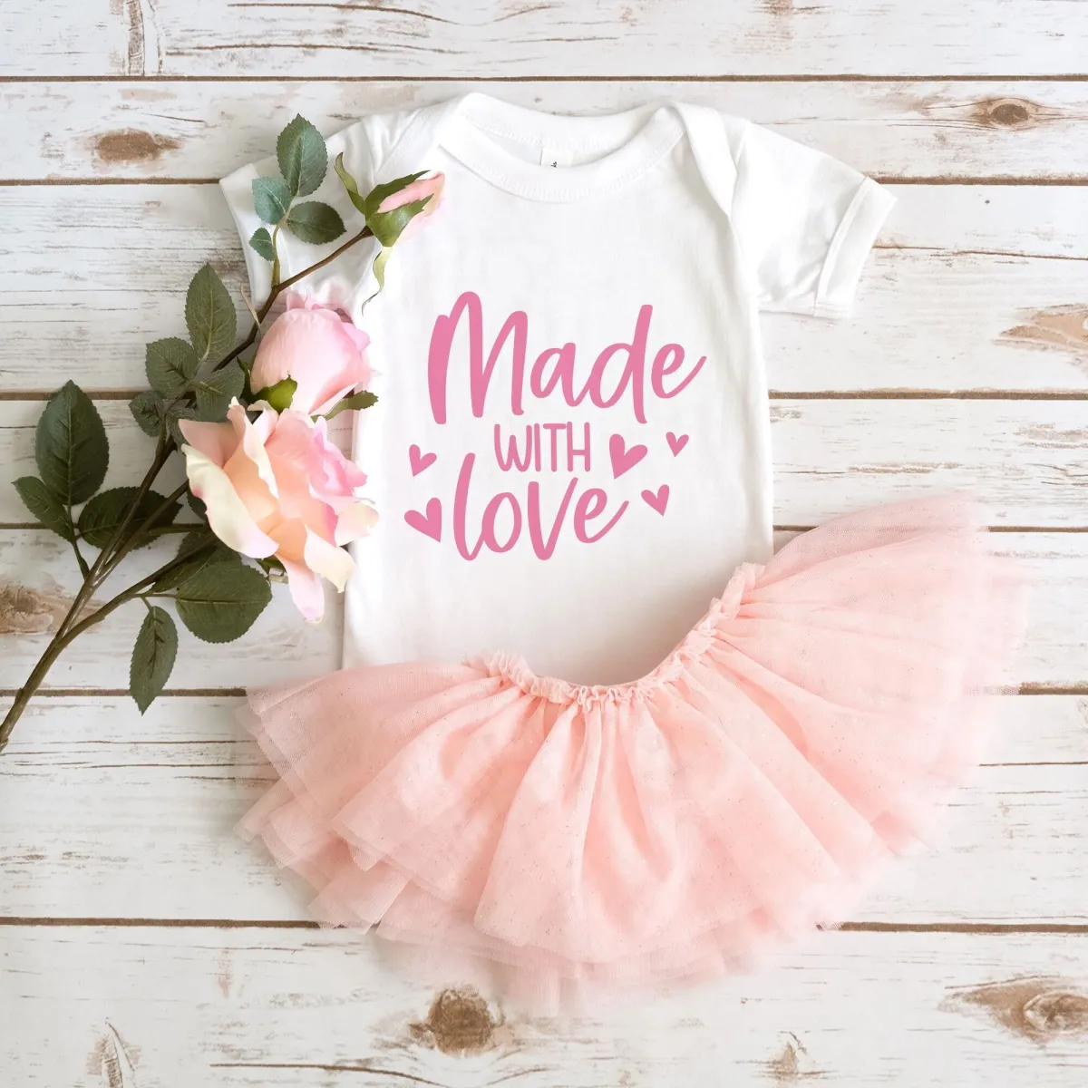 Made with Love Onesie, Love onesie, Valentines Onesie, Baby Shower Onesie, Baby Bodysuit for Boy or Girl,Baby Announcement, Cute Baby Gifts