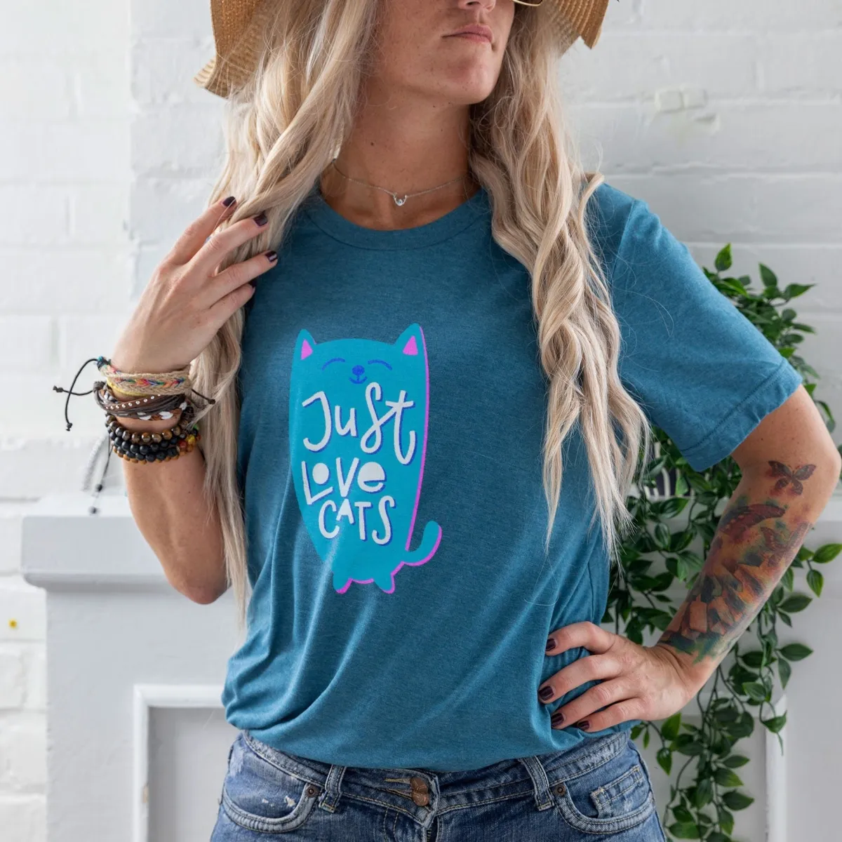 Just Love Cat Shirt, Cat Mom Shirt, Valentines Day Shirt, Cat Mom Gift, Cat Owner Gift , Cat Lover Gift, Gift for Her, Animal Lover Tee