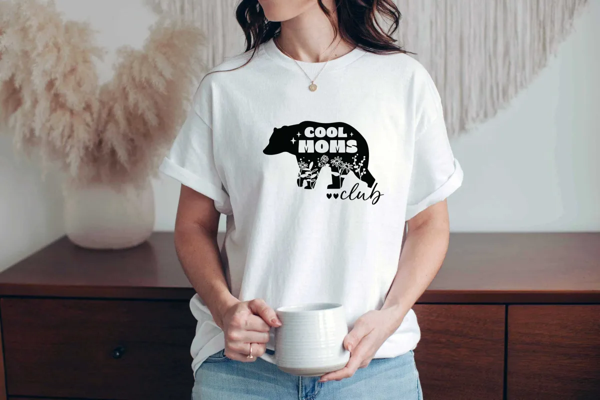 Cool Moms Club Bear Graphic T-Shirt, Cool Mom Shirt for Mommy, Mother's Day Gift, Cool Mom T-Shirt for New Mom, Mama Tee